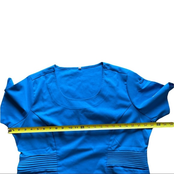 Rant Medical Scrubs top. Turquoise. Size Large - Picture 4 of 9
